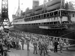mitrbat op boot naar indie 29-10-1946